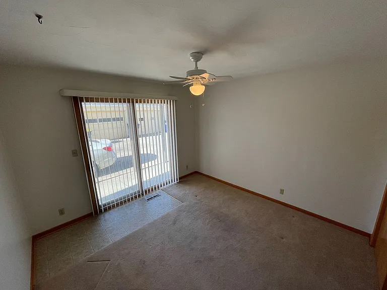 121-127 S Wedgewood Dr — Photo 4