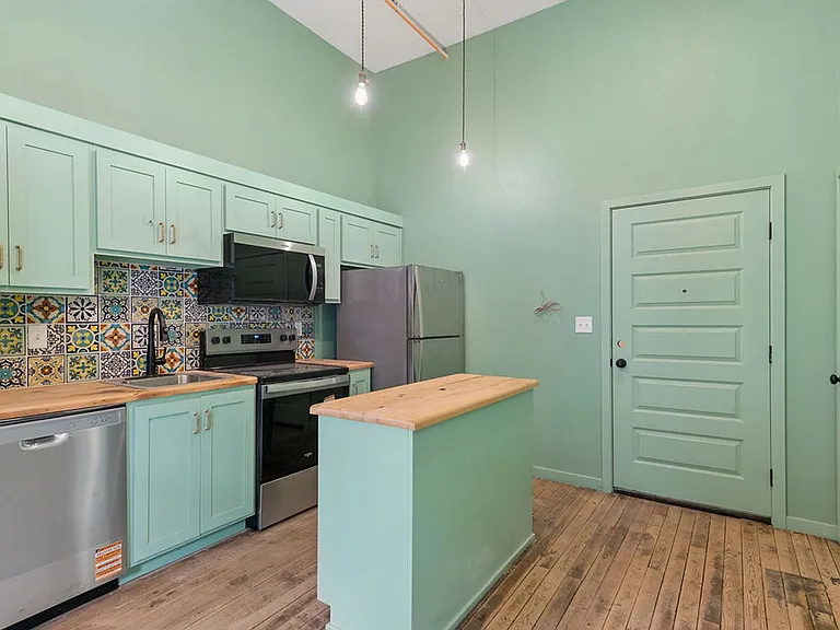 Brand new apartments in downtown Springfield! — Photo 91