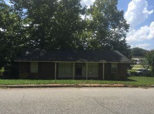 206 Hickory Ter, Lagrange, GA 30241