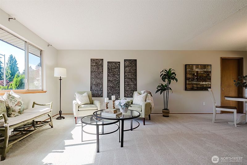 5th image of 12712 1st Avenue Ct E