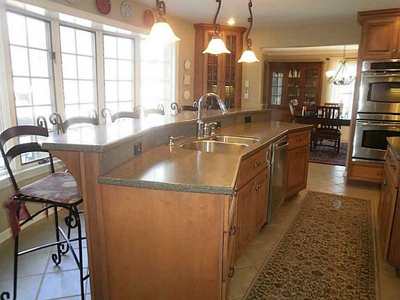 5th image of 8000 Charterwood Dr