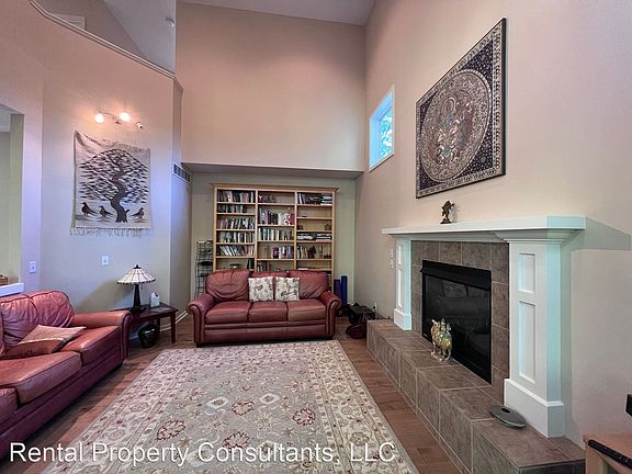 5th image of 3315 Falcon Ridge Ct NE