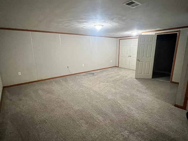 409 Wills Rd — Photo 3