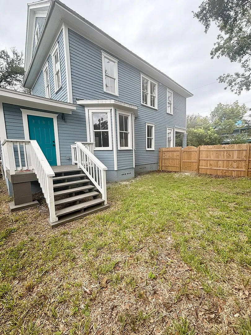 Coming soon Fully Renovated Home in Springfield — Photo 2