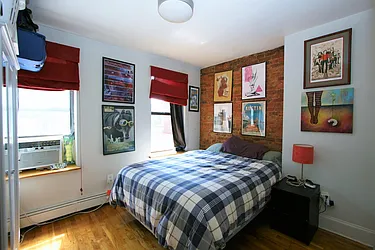 Rented by R New York