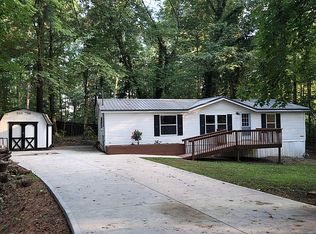 10 Woodcrest Rd SE, Acworth, GA 30102