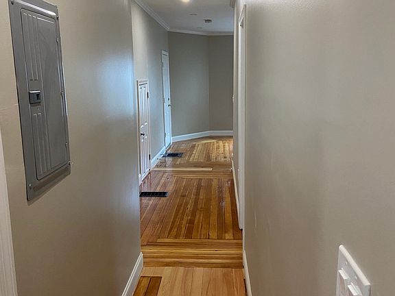 4th image of 51 Grafton St #1