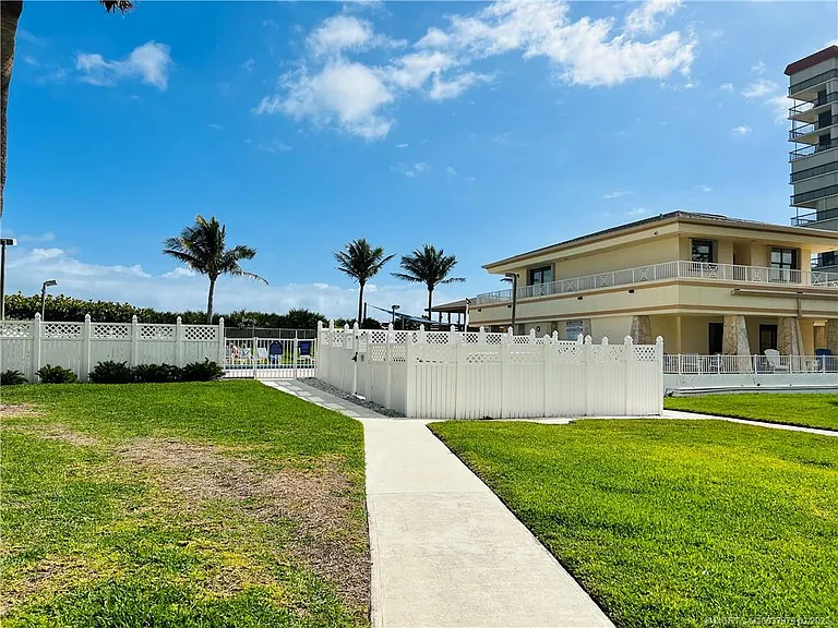 10600 S Ocean Dr #701 — Photo 77