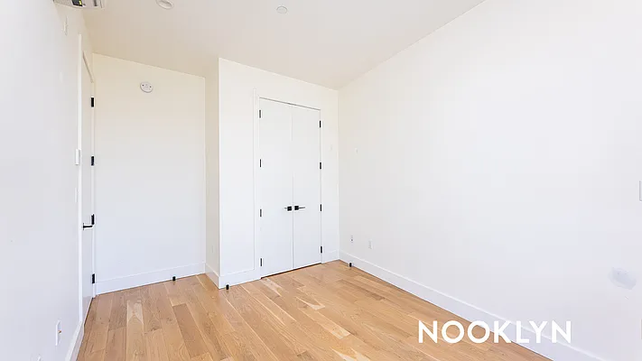 Rented by Nooklyn NYC LLC | media 11