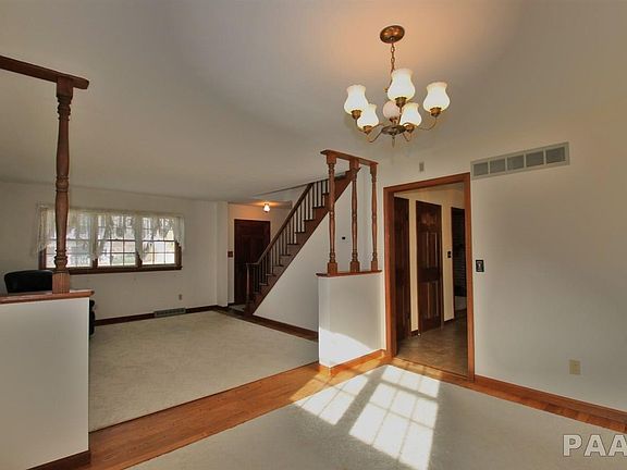 3rd image of 703 Stratford Dr
