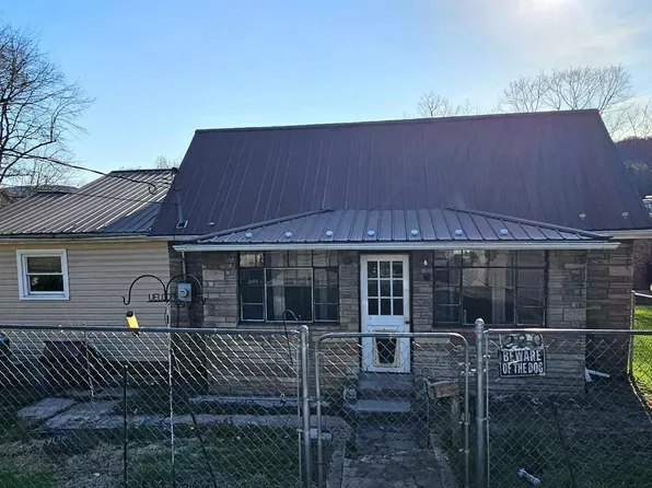 220 N St NE, Coeburn, VA 24230