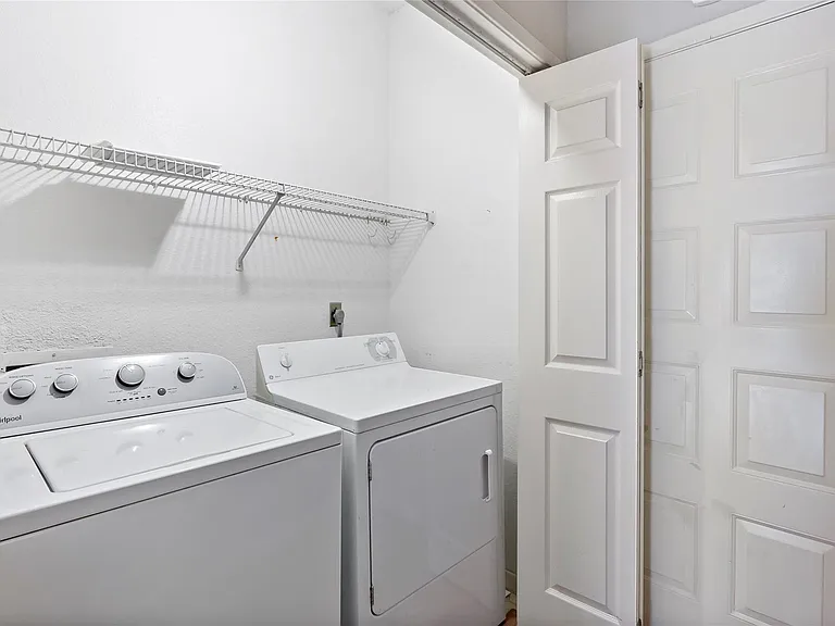 3122 Camelot Dr #33 — Photo 16