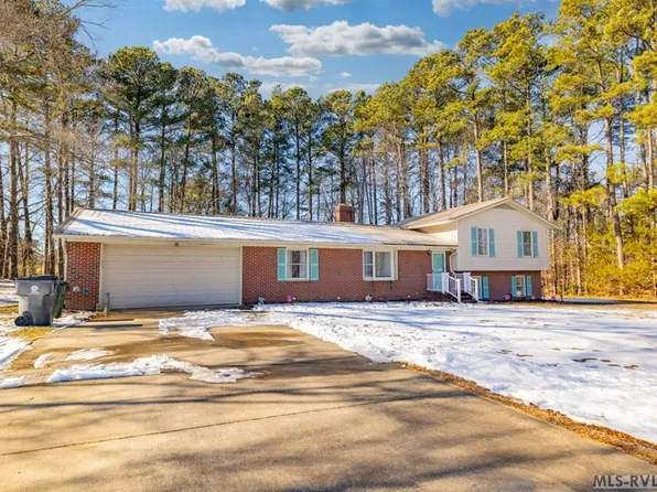 1115 Dogwood Ln, South Hill, VA 23970