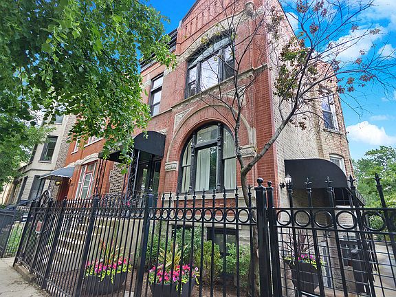 2nd image of 1653 N Bell Ave