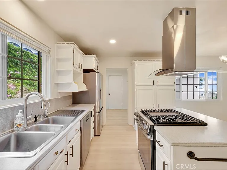6551 Abbottswood Dr — Photo 15