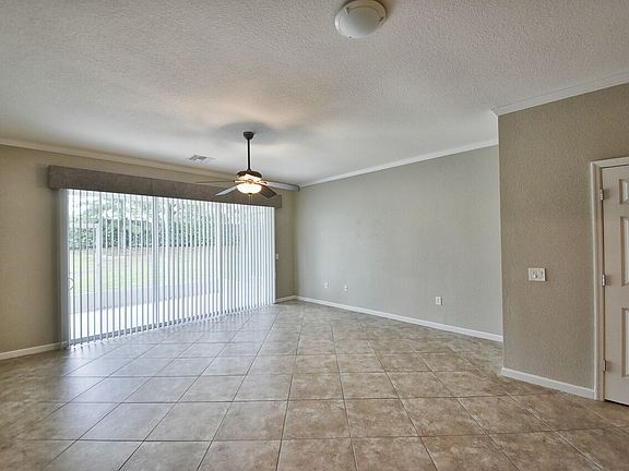 4th image of 4139 SW 51st Cir #1