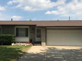 39446 Farmhill Dr, Sterling Heights, MI 48313