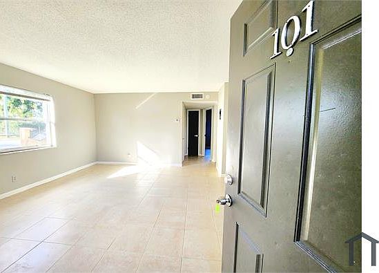 2nd image of 191 SW 15th St APT 101