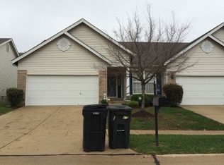 126 Robbins Way Dr, Florissant, MO 63034