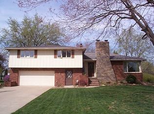 2663 Chaucer Dr NE, Canton, OH