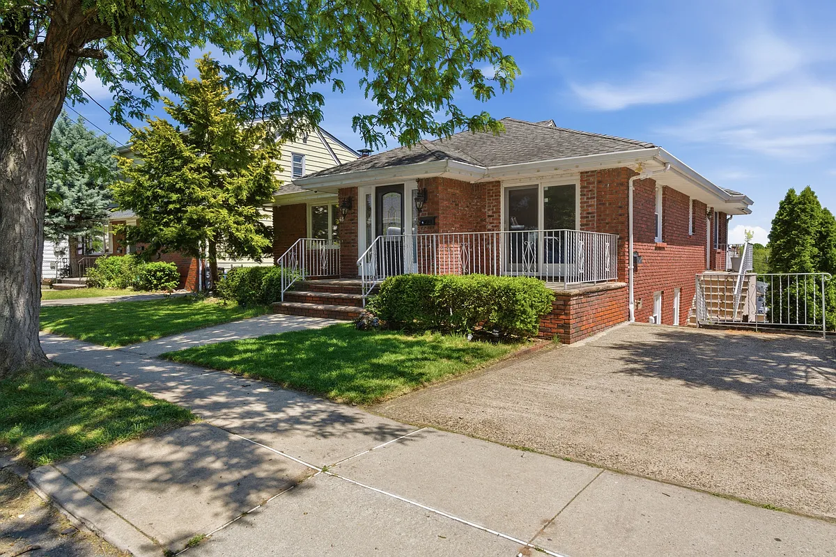 Building Photo - 48 Burns Ave #2
