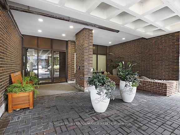 5th image of 71 Somerset St W #1801