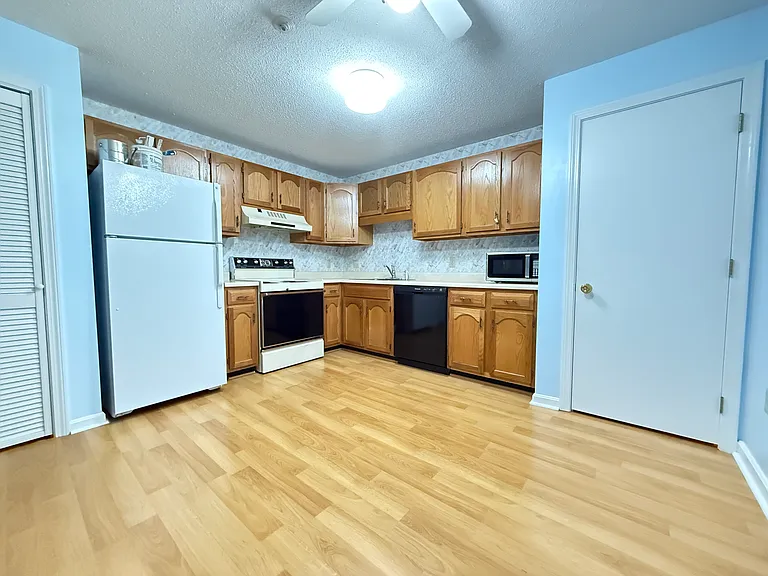 130 Endicott St N #319 — Photo 2