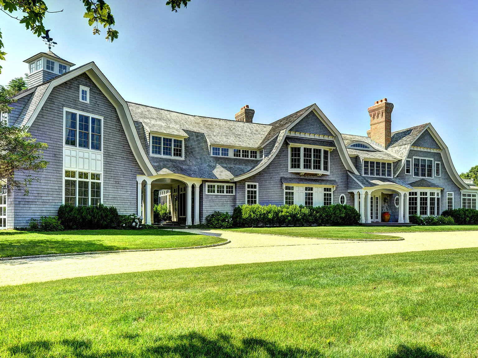 Fabulous Southampton Village Estate Section — Photo 2