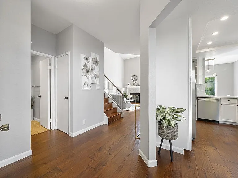 4880 Creekwood Dr — Photo 10