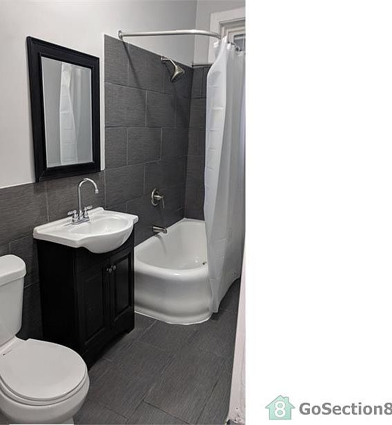 2nd image of 6952 S Clyde Ave #2