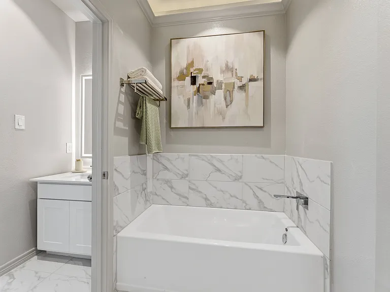 Frontera Shores Townhomes — Photo 13