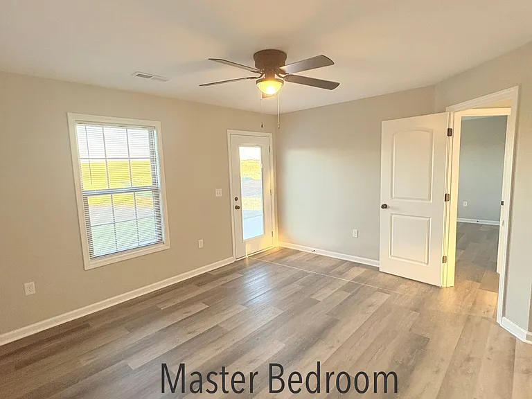 7052 Caravan Dr — Photo 4