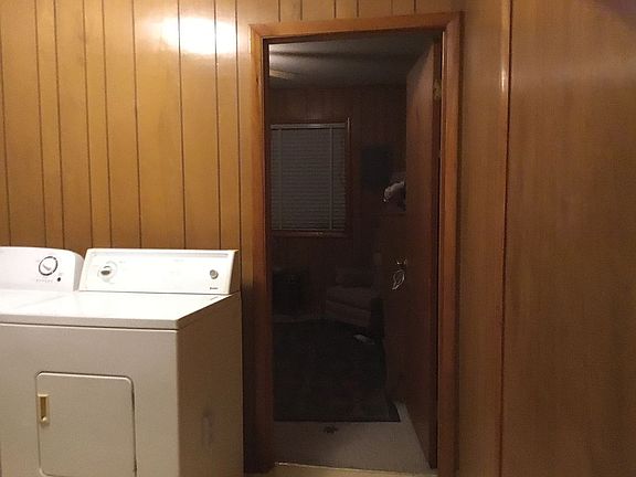 3rd image of 109 College St