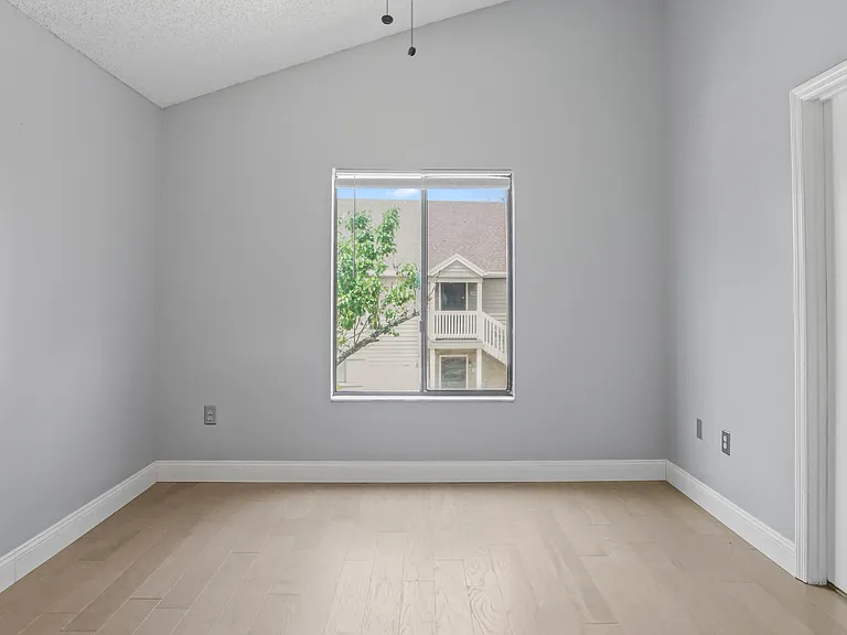 537 Sun Ridge Pl #201 — Photo 12