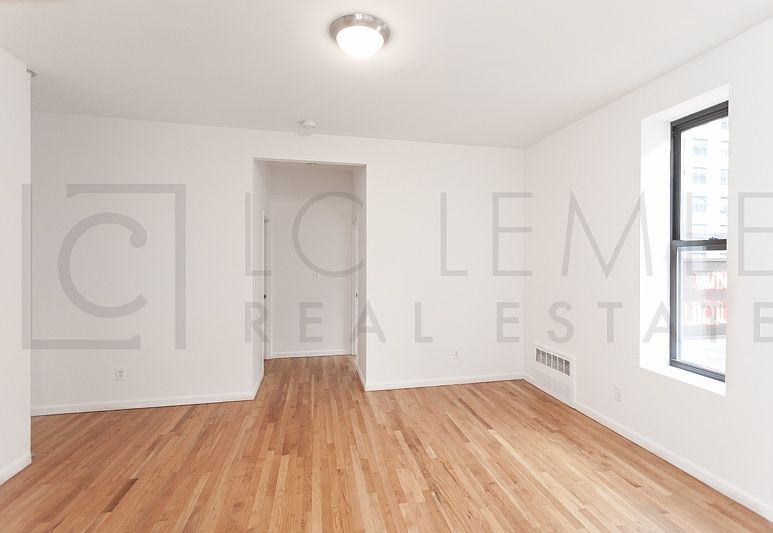1st image of 1361 Lexington Ave Frnt 2