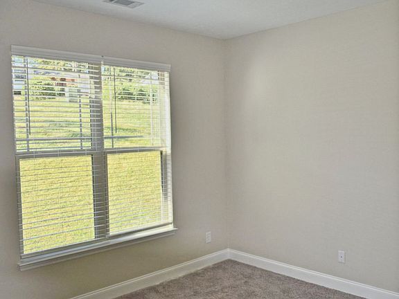 5th image of 510 Bradley Dr
