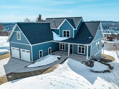 820 Valley View Dr, Hancock, MI, 49930