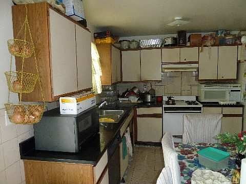 2nd image of 216 Swalm St APT B