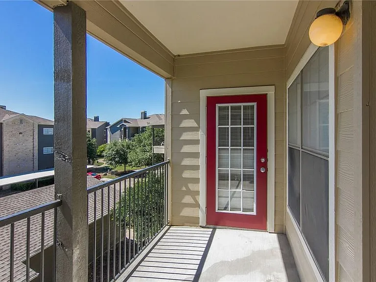 2320 Gracy Farms Ln #1131 — Photo 4