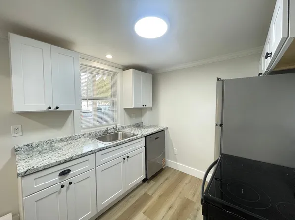 16 Avon St #2, Manchester, NH 03102