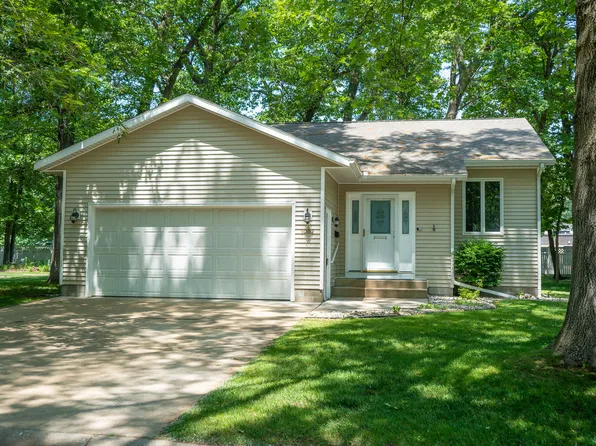 1052 Wildwood Ln, Muskegon, MI 49441