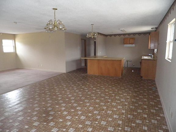4th image of 437 I St NE