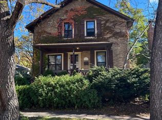 1041 Sheridan Ave, Deerfield, IL 60015