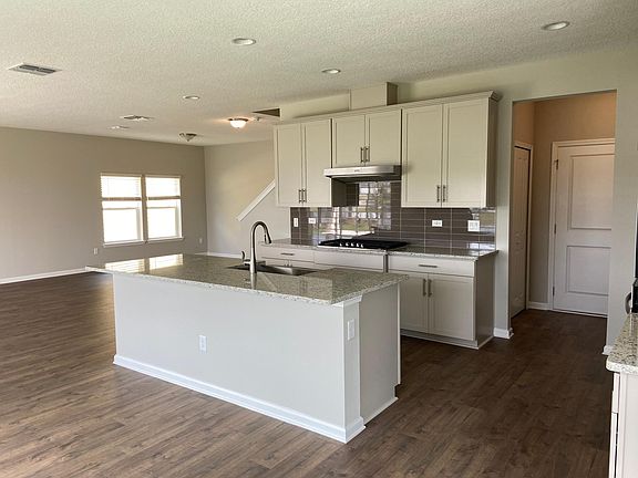 3rd image of 160 Ness Cir