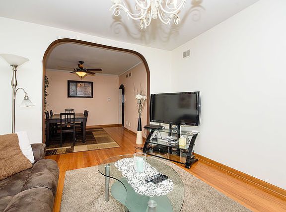 3rd image of 5729 W Leland Ave