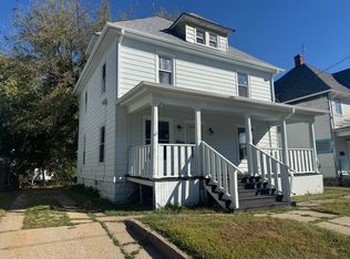 303 Forest Ave, Rockford, IL 61101