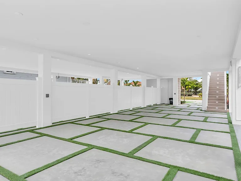 261 2nd St — Photo 6