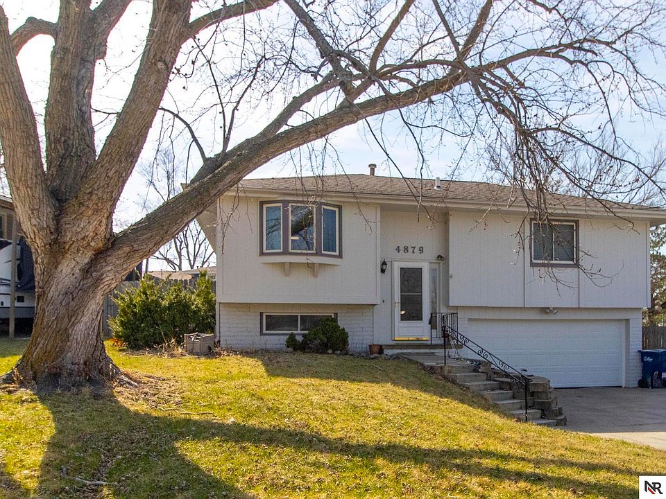 1st image of 4879 Robin Dr