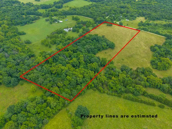 14 State Highway 32, Stockton, MO 65785