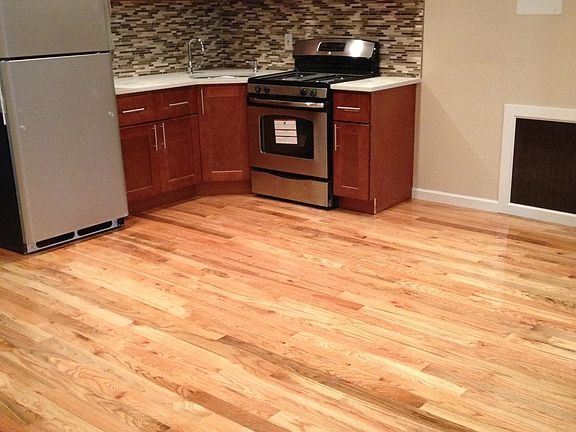 5th image of 35 Garden Pl #4